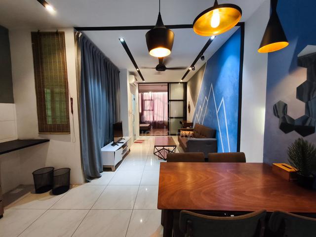 Manhattan Suites @ ITCC 1