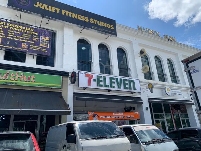 Eco Majestic SilverSquare Ivoris Brighton High Crowd Ground Floor Rent 1