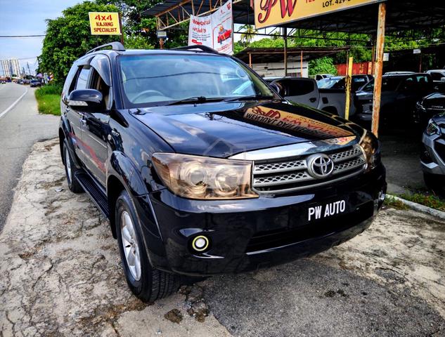 Toyota FORTUNER 2.7(A)V TRD SPORTIVO VVT-i 4X4 SUV - 4