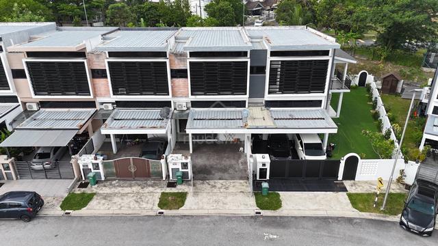 Renovated|2.5 Storey Terrace Intermediate TTDI Grove Phase 10, Kajang 1