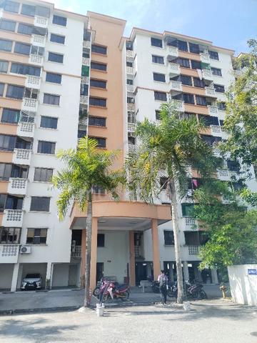 Pantai Apartment 1