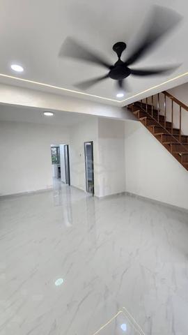Taman Titiwangsa Kluang|2-Storey Low Cost|Renovated|Full Loan 1