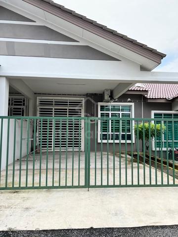 Rumah teres paya rumput indah 1