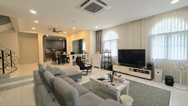 Ipoh Garden Freehold 2 storey Semi-D House (Renovated) For Sales 1