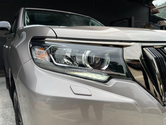 YR 2021 Toyota LAND CRUISER PRADO 2.8 70TH - 3