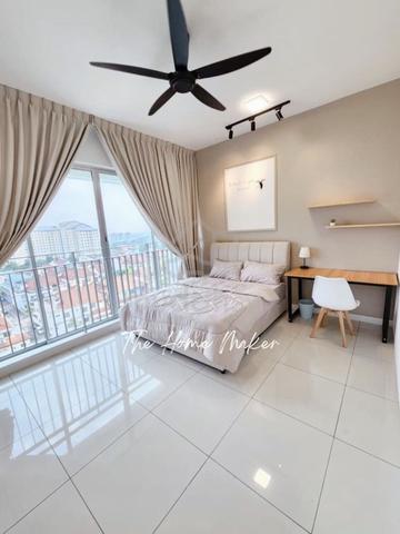 [Near CIQ/Larkin] Epic Residences FEMALE Balcony room 1