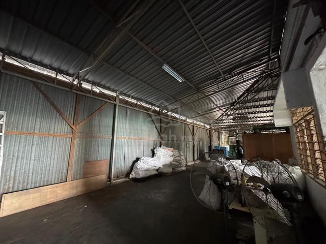 1.5 Storey Factory Corner Lot @ Kota Puteri For Rent 3