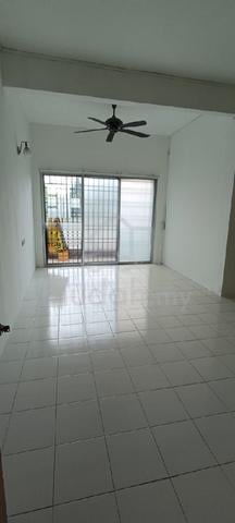 King's Height Apartment 5