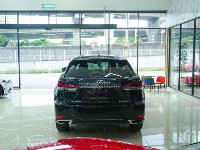 2021 Lexus Rx300 F Sport Red Leather Interior - 4