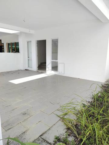 Want to sell Double Storey Terrace Endlot Taman Ara Sendayan Seremban 1