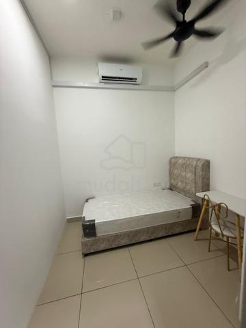 M condo Larkin / Room rent JB/ Fully furnish / Female only !!! 1