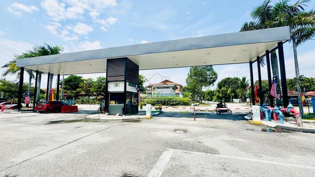 MURAH,TINGKAT 1 ✅ Eristana Townhouse, Saujana Utama Sungai Buloh 1