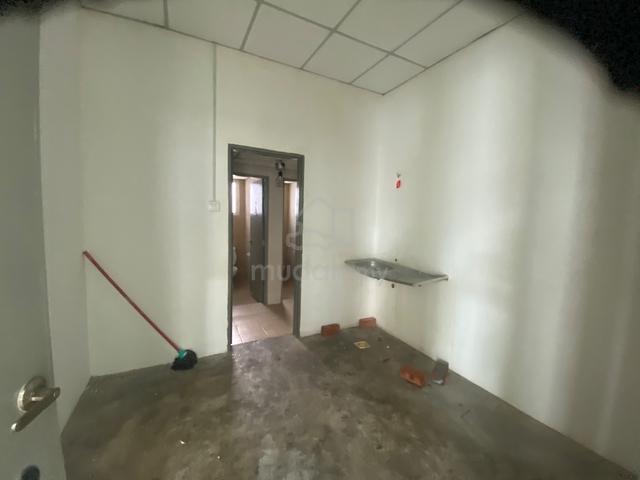 3 Element 3200 sqf Office with Lift bandar putra permai Equine 5