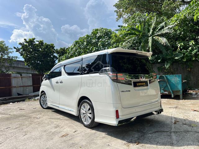 16/20 Toyota VELLFIRE 2.5 car kin see to belive - 3