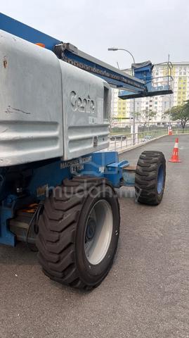GENIE S-80 Telescopic Boom Lift - photo 2 of 3