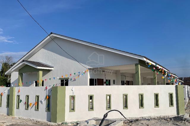 (RM100 BOOKING ONLY! LAST CHANCE) 1 Storey Terrace, Bandar Baru Bidor 2