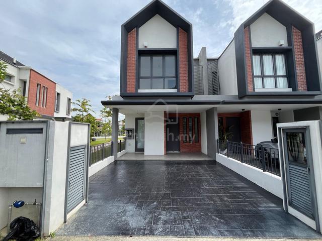 Landed Elmina, Shah Alam ( Bare Unit with 3 Bedrooms, 3 Bathrooms) 1