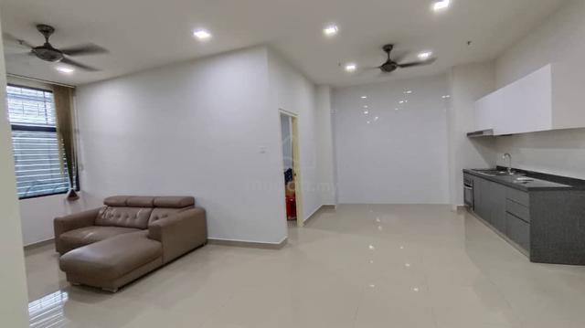 E Suite-Designer Suite @ Emerald Avenue 3