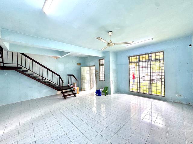 FULL LOAN REFURBISHED Double Storey Taman Kestari LEP5 Seri Kembangan 1