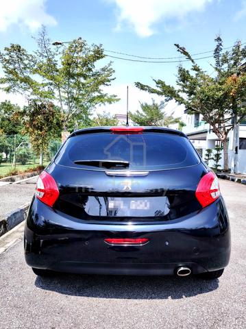 2013 Peugeot 208 1.6 VTI ALLURE (A) 2 Door Couple - 4