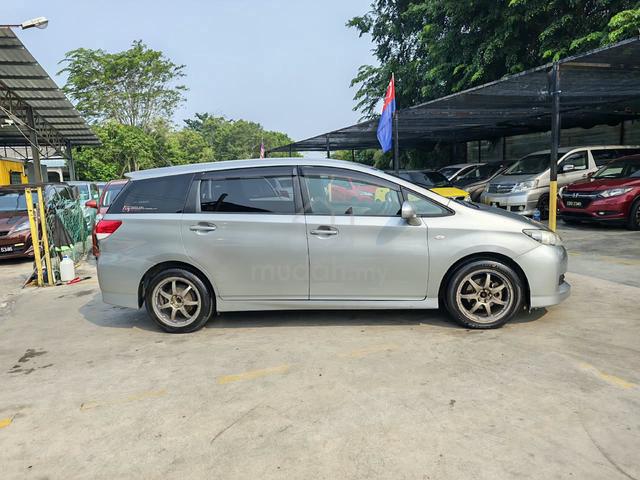 2013 Toyota WISH 1.8 (AUTO) - 2