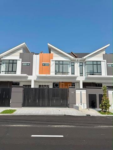 Modern Design - High End Double Storey Terrace @ Parit Besar 1