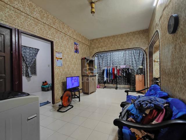 Flat Taman Perling 1
