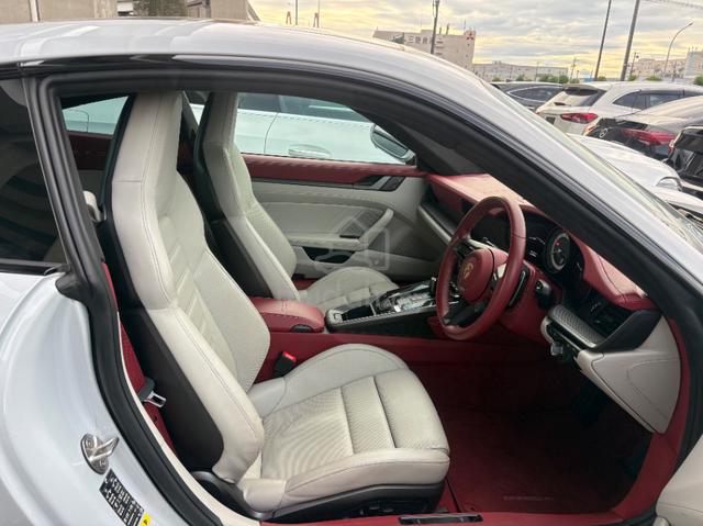 2023 Porsche 911 3.0 CARRERA,Sunroof,PDLS+,2 tone - 2