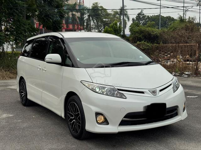 8 Seater Toyota Estima 2.4 - 1