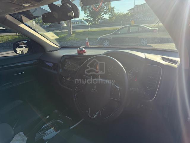 2019 Mitsubishi Outlander 2.0 4WD (A) Full Loan - 5
