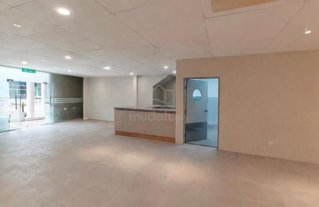RENOVATED END LOT GROUND FLOOR Shoplot Bandar PERDA BM For RENT 1