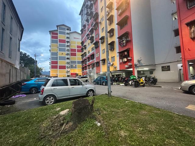 Pangsapuri Laksamana 1