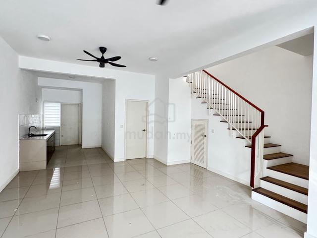 Garland 2 Kota Emerald Rawang Anggun Double storey for rent 1