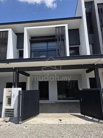 [Melrose] Riveria Double Gated guarded and Full lifestyle facilities 1