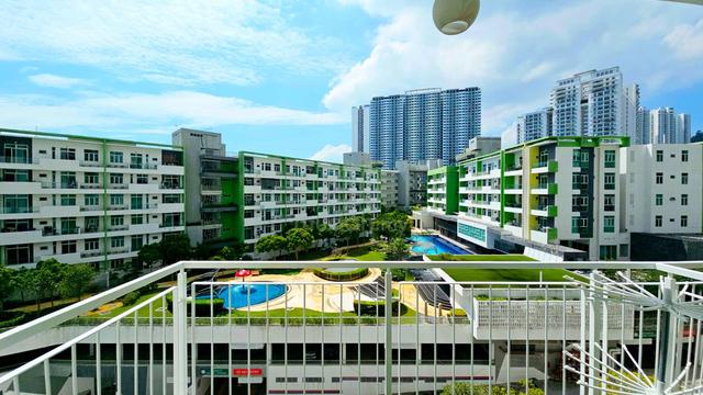 Reflections Condominium 1