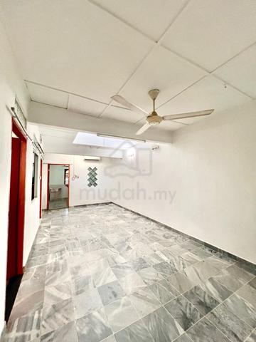 Rumah Setingkat Taman Desa Jaya Kepong 1