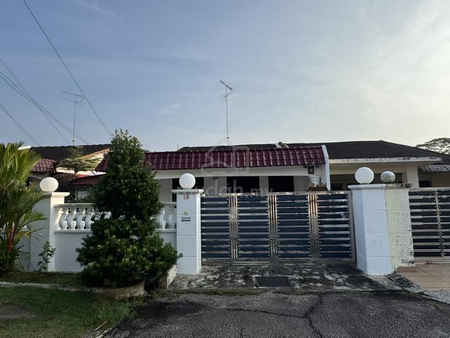Kota Besar Tmn Sri Lalang Renovated Single Story Semi D For Sale 1