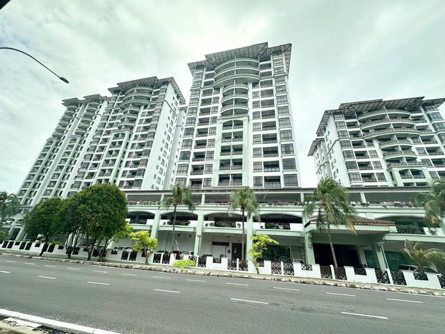 Costa Mahkota 1