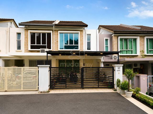 Double Storey Paragon 202 Taman Lestari Putra , Seri Kembangan 1