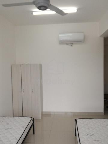 Bayan Lepas Relau Sky Vista Condo master bedroom 1