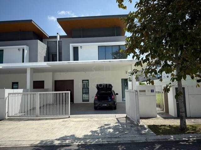 Semi D house ara Sendayan for sell 1