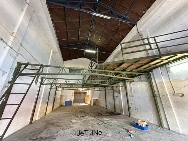 Taman Klang Jaya 1.5storey Light Industrial Factory 24x70 For Rent 1