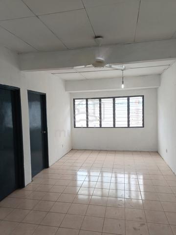 Taman Pinggiran Putra 1