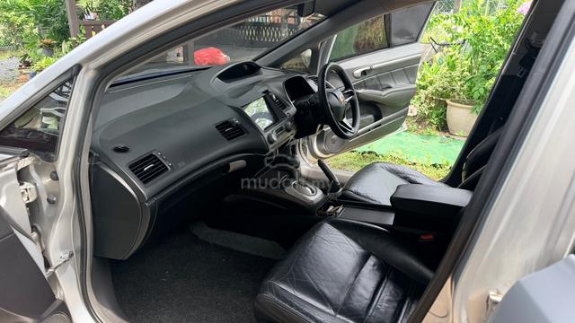 Honda CIVIC 1.8 S FD FACELIFT (A) - 4