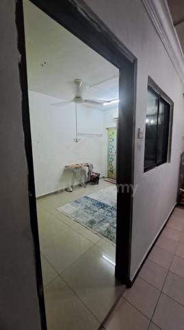 Terrace 1.5 storey unblock view Indahpura kulai Jb Full loan 5