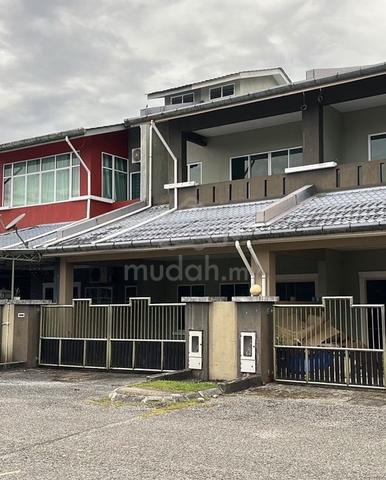 Double-Storey Terrace House Intermidiatte 1