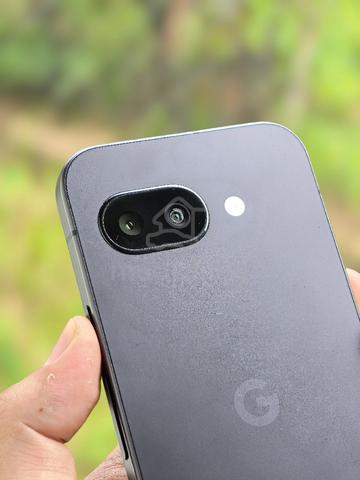 Google Pixel 9a 128GB - photo 3 of 6