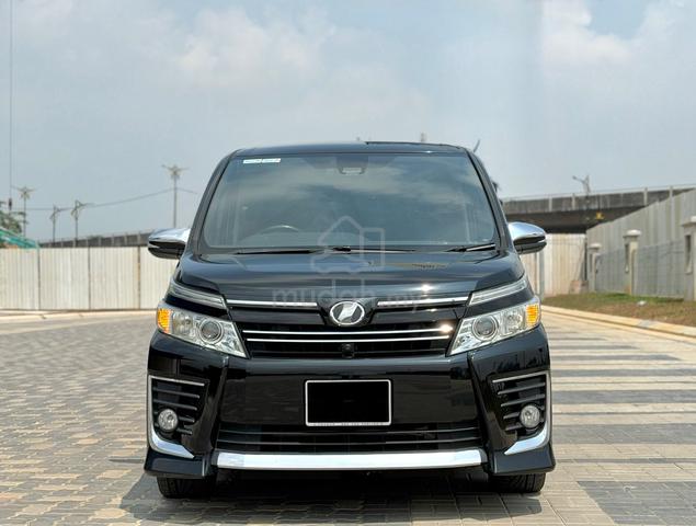 2016 Toyota VOXY 2.0 ZS KIRAMEKI (A) - 2
