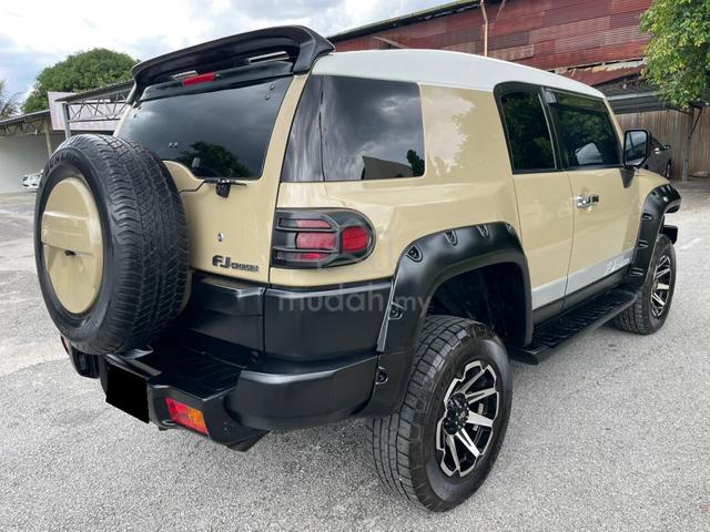 Toyota FJ 4.0 CRUISER - PUSH START / 360 CAMERA - 4