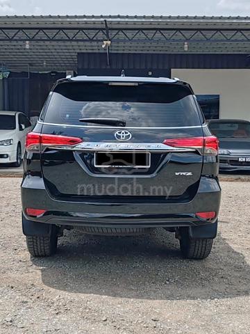2020 Toyota FORTUNER VRZ 4X4 2.4L (A) - 4